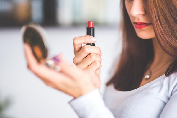 makeup lipstick